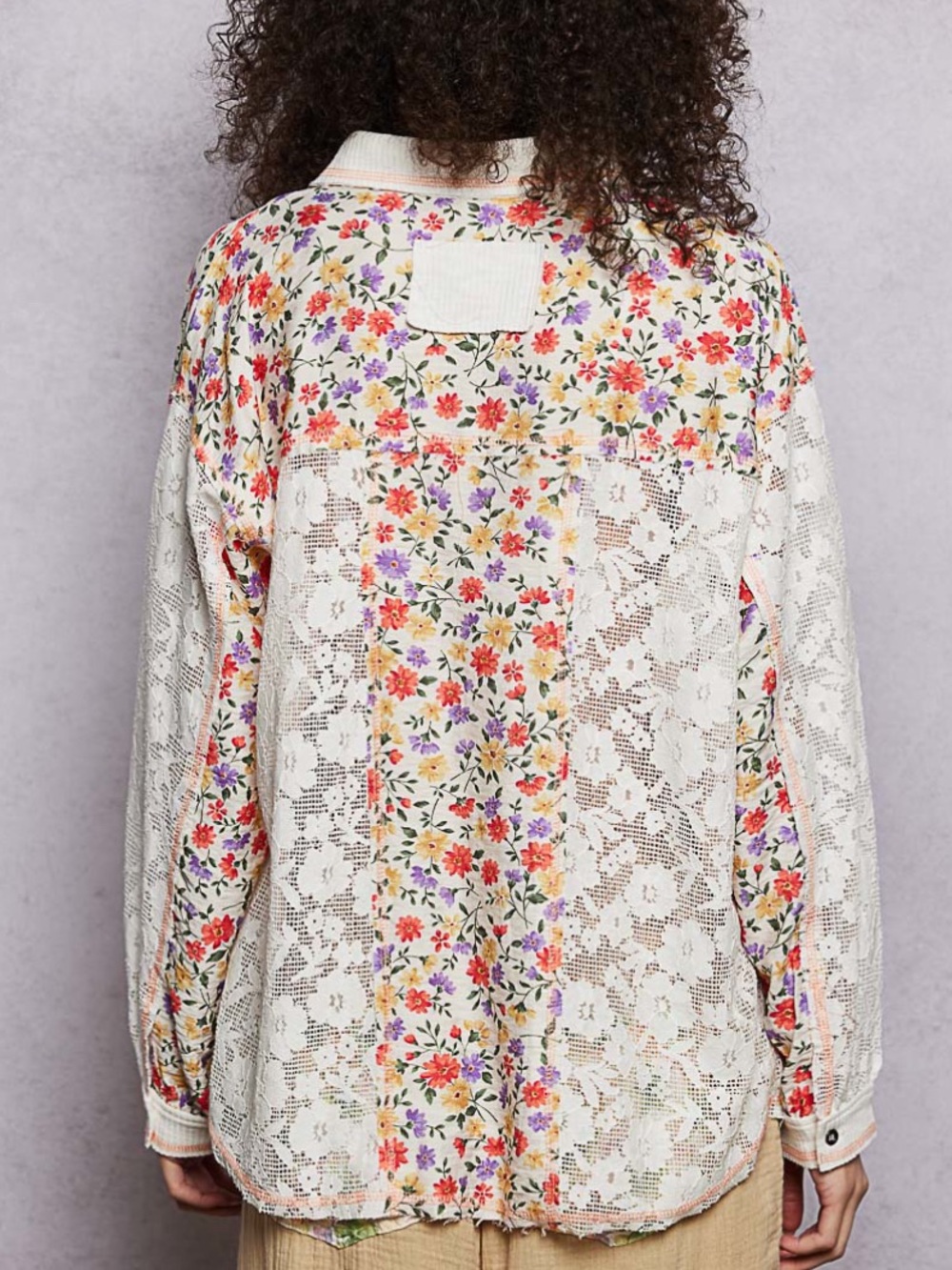 155 ❤️POL V neck floral lace top - Picture 2 of 4